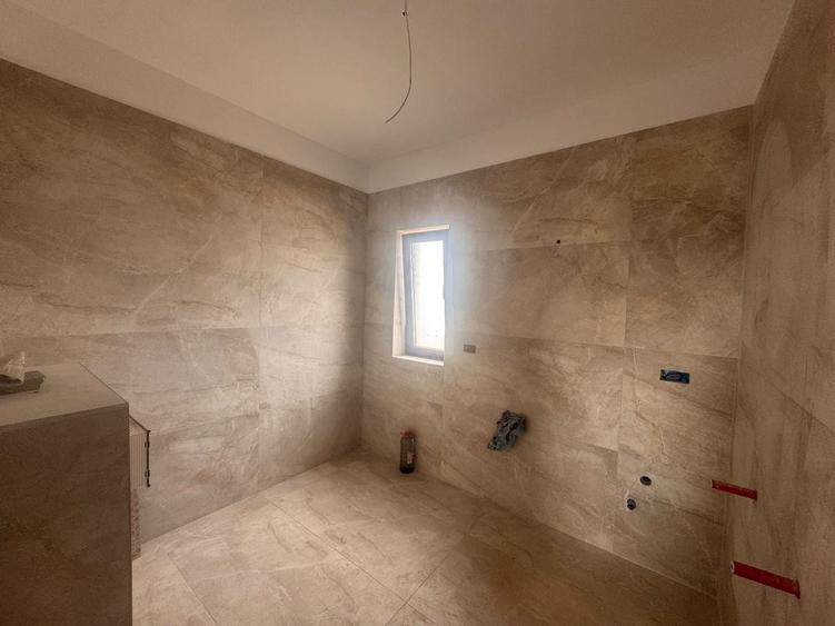 Duplex cu 4 camere cu Canalizare în Moșnița Nouă