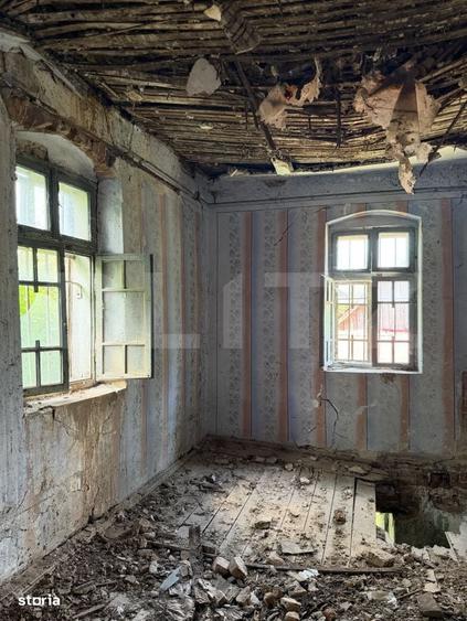 Casă cu 4 camere în Leșile