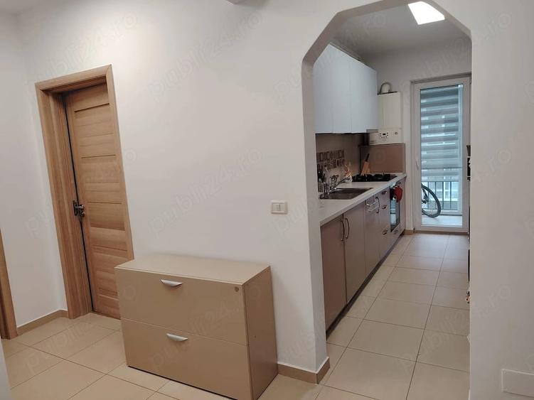 Apartament cu 3 camere decomandat în Metalurgiei