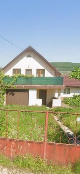 Casă cu Teren 3271 Mp în Central