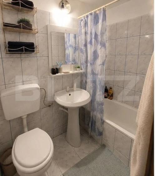 Garsonieră decomandată în Central