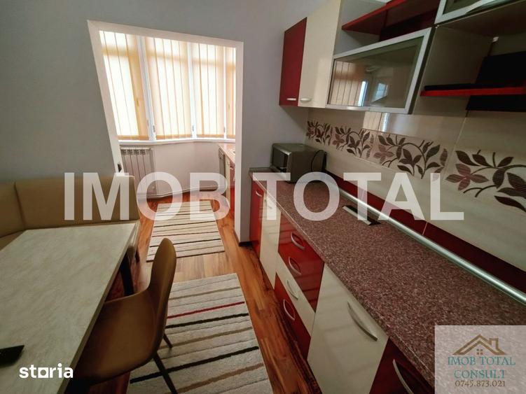 Apartament cu 3 camere, mobilat în Craiovei