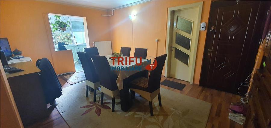 Apartament cu 3 camere decomandat în Tolstoi
