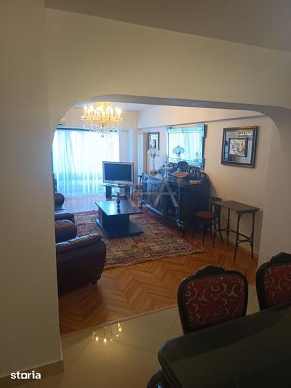 Apartament cu 4 camere decomandat în Centrul Civic