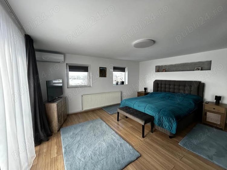 Casă cu 4 camere cu Teren 4472 Mp în Central