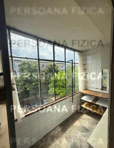 Apartament cu 2 camere semidecomandat în Podu Roș