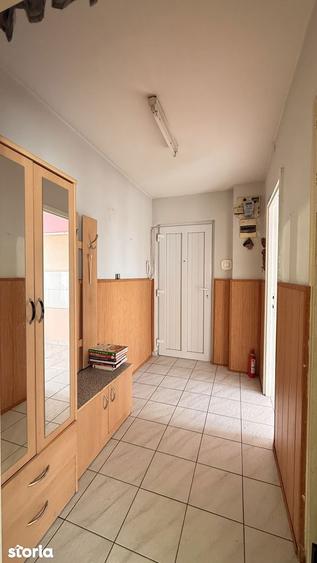 Apartament cu 3 camere semidecomandat în Circumvalațiunii