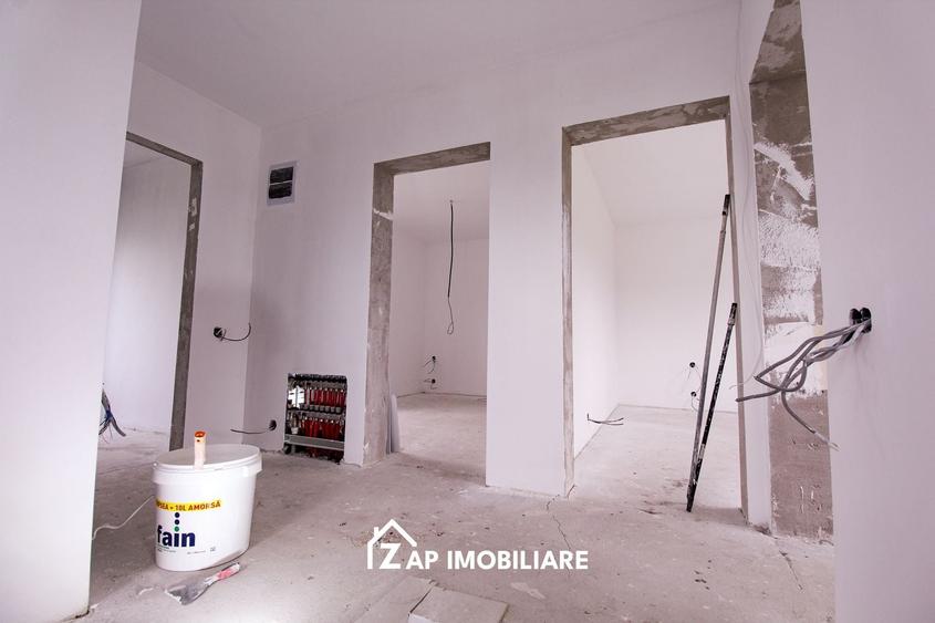 Casă individuală cu 5 camere cu Canalizare în Corunca