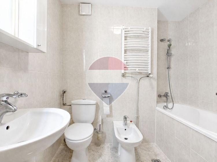 Apartament cu 3 camere decomandat în Calea Plevnei