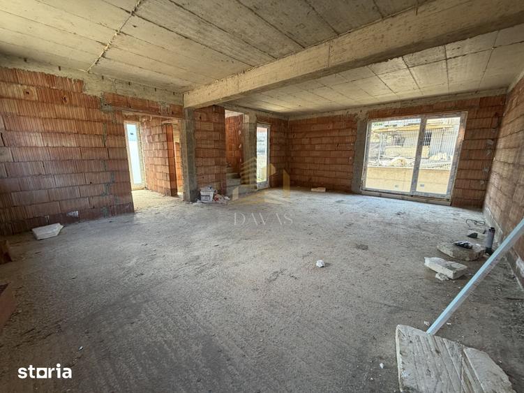 Casă cu 4 camere cu Teren 180 Mp în Dâmbul Rotund