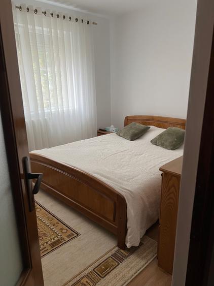 Apartament cu 3 camere semidecomandat în Micro 3