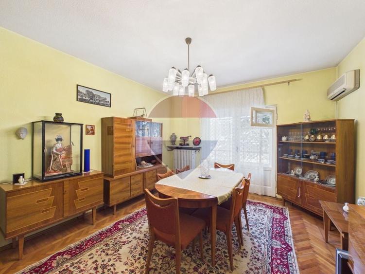 Apartament cu 3 camere decomandat în Amzei