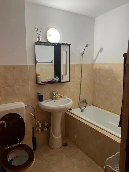 Apartament cu 3 camere decomandat în 1 Mai