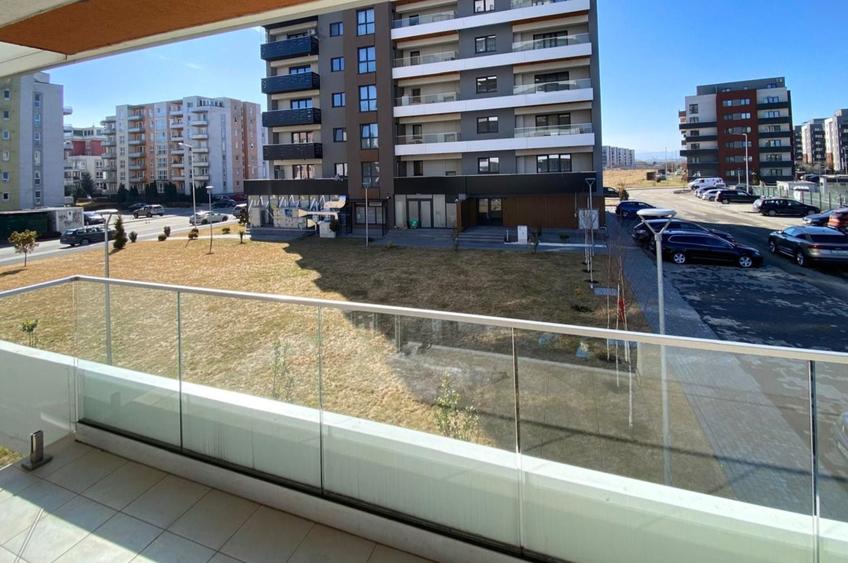 Apartament modern cu 2 camere pereți retractabili terasă parcare și boxă - 2