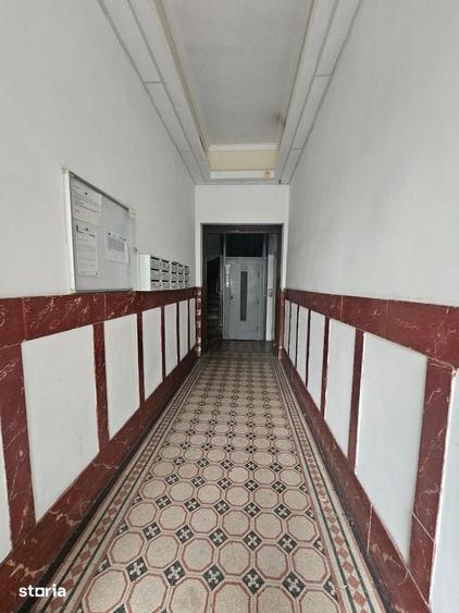 Apartament cu 4 camere decomandat în Romană