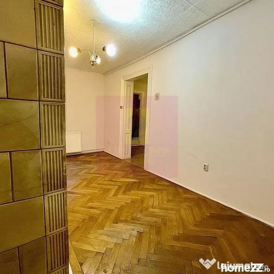 Casă cu 2 camere cu Teren 39 Mp în P-ța Romană