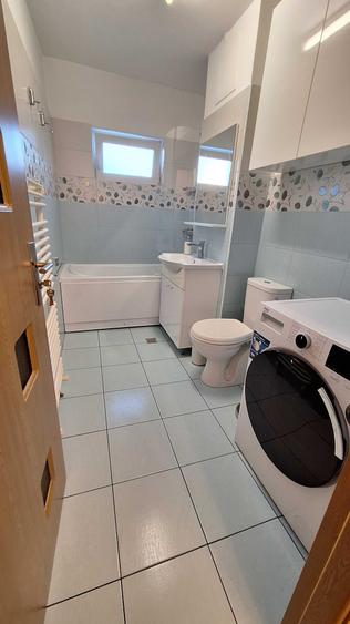 Apartament cu 4 camere decomandat în Complex Studențesc