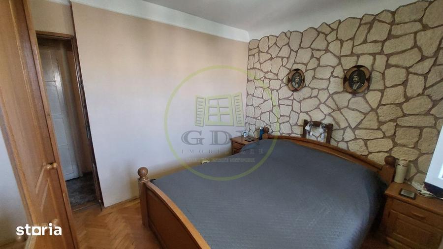 Apartament cu 4 camere decomandat, mobilat în 1 Mai