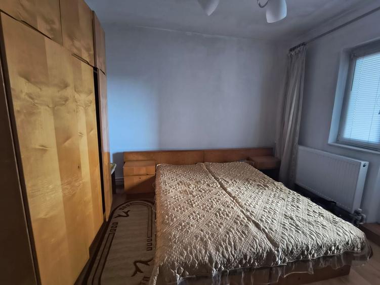 Apartament cu 3 camere decomandat în Dacia