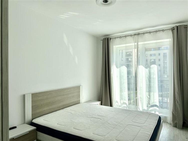 Apartament cu 3 camere decomandat în Tractorul