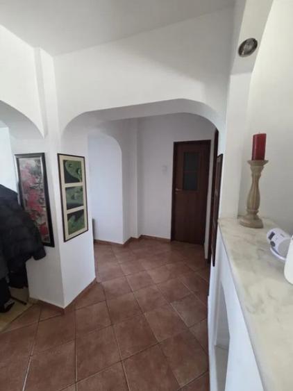 Apartament cu 3 camere decomandat în Centrul Civic