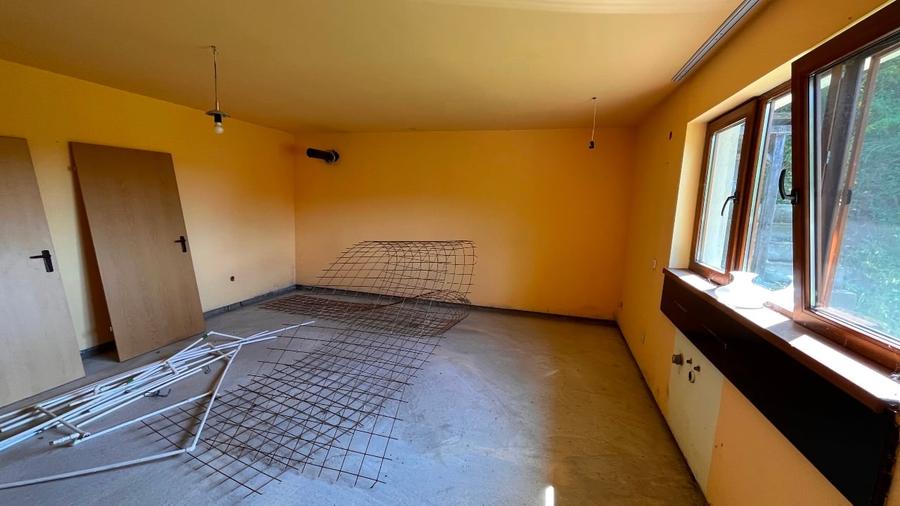 Casă individuală cu 2 camere cu Teren 1500 Mp în Valea Lungă