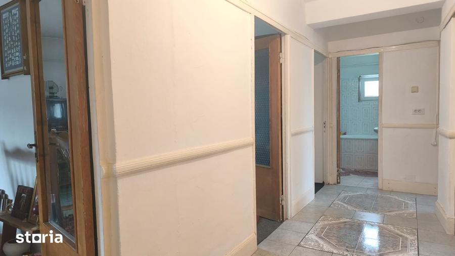Apartament cu 2 camere decomandat în Piața Centrală