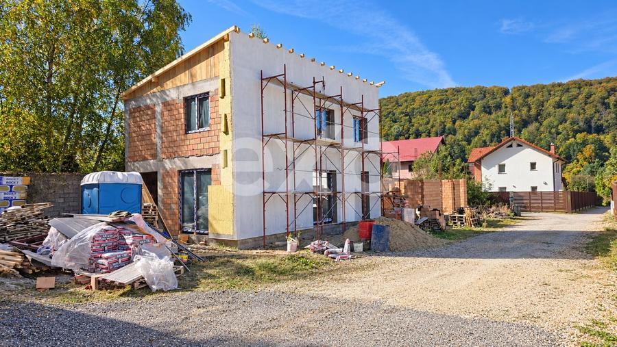 Casă individuală cu 4 camere cu Canalizare în Bunloc