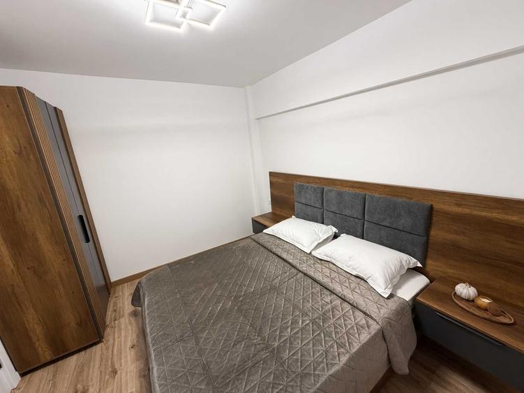 Apartament cu 3 camere decomandat în Hârșova