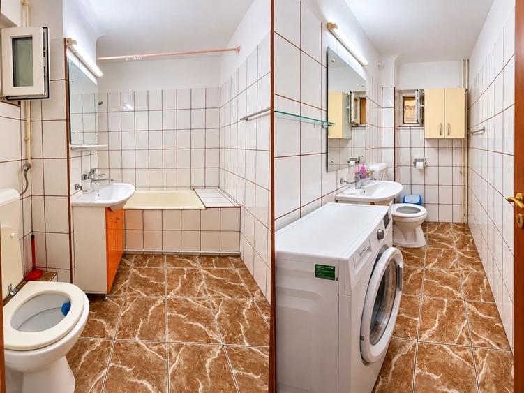 Apartament cu 3 camere decomandat în Republicii