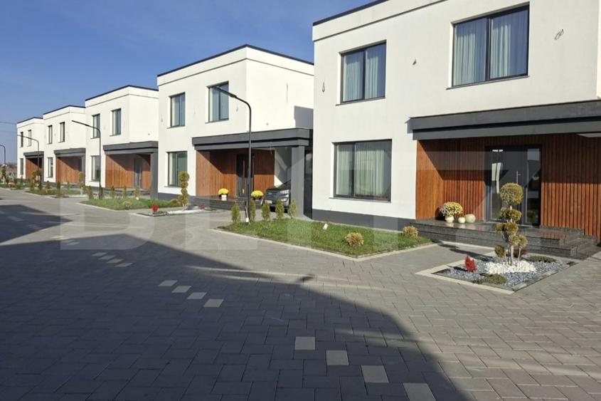 Casă individuală cu 4 camere cu Teren 300 Mp în Frătăuții Vechi