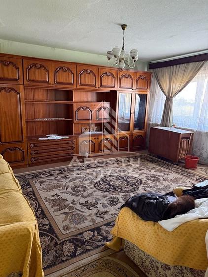 Apartament cu 3 camere decomandat, mobilat în Găești