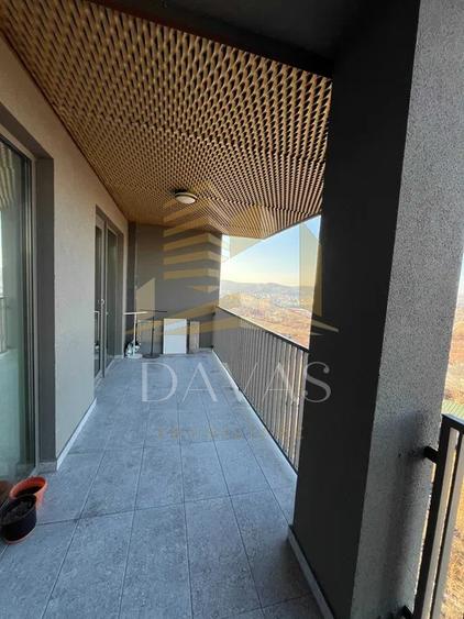 Apartament cu 3 camere semidecomandat, mobilat în Zorilor