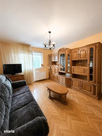 Apartament cu 3 camere semidecomandat în Astra