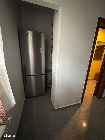 Apartament cu 3 camere decomandat în Tineretului