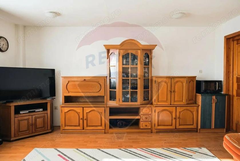 Casă cu Teren 946 Mp în Central