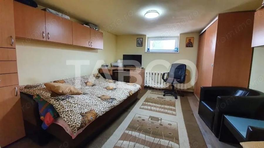 Casă cu 4 camere cu Teren 554 Mp în Central