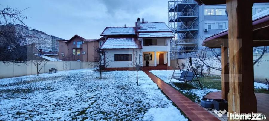Casă cu 6 camere cu Teren 1178 Mp în Cetate