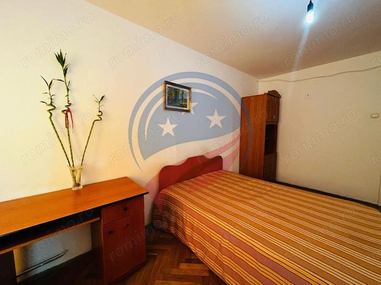Apartament cu 4 camere decomandat în Central