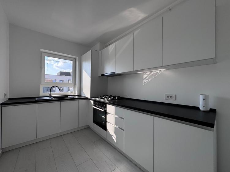 Apartament cu 2 camere decomandat, mobilat în Tractorul