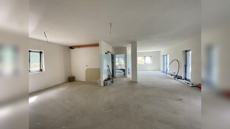 Apartament cu 3 camere semidecomandat în Andrei Mureșanu