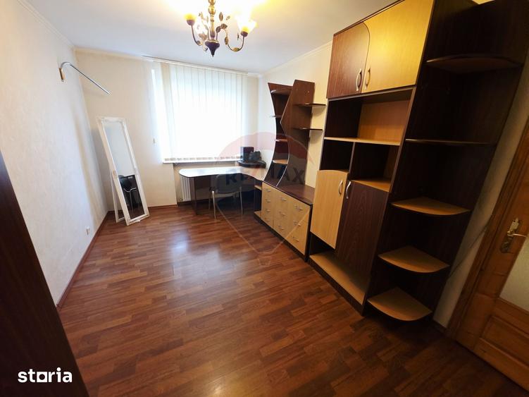 Apartament cu 4 camere în Calea Romanului