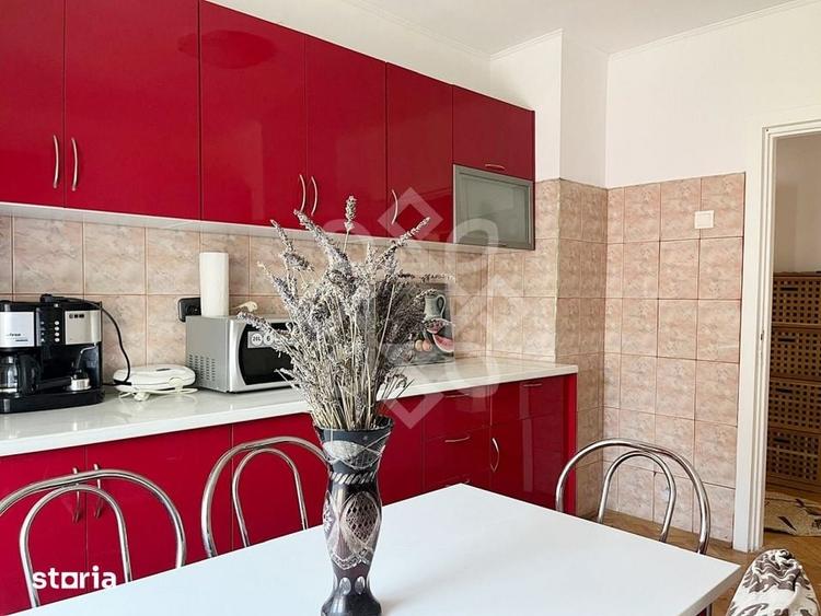Apartament cu 3 camere decomandat, mobilat în Rogerius