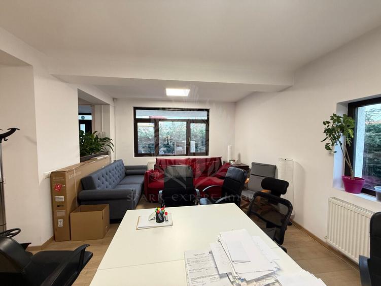 Casă individuală cu 5 camere cu Teren 300 Mp în Rudului