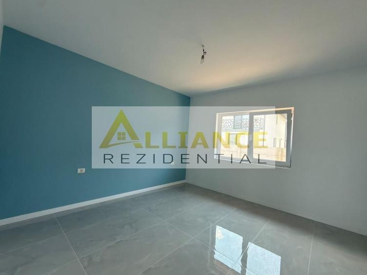 Casă individuală cu 3 camere decomandat cu Canalizare în Berceni