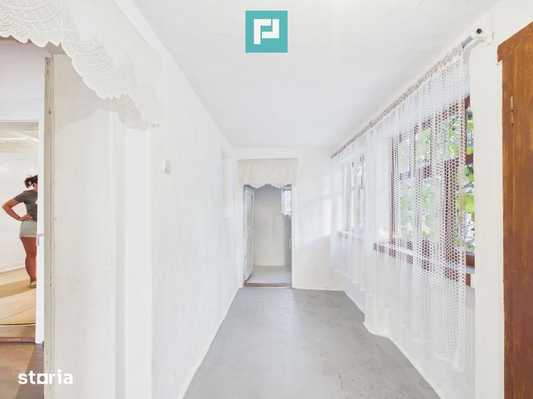Casă cu 3 camere cu Canalizare în Central