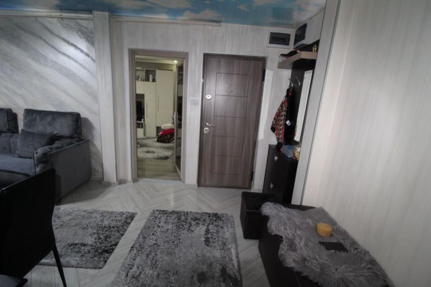 Apartament cu 2 camere decomandat, mobilat în 9 Mai