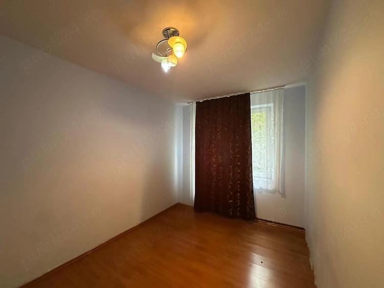 Apartament cu 3 camere semidecomandat în Exterior Vest