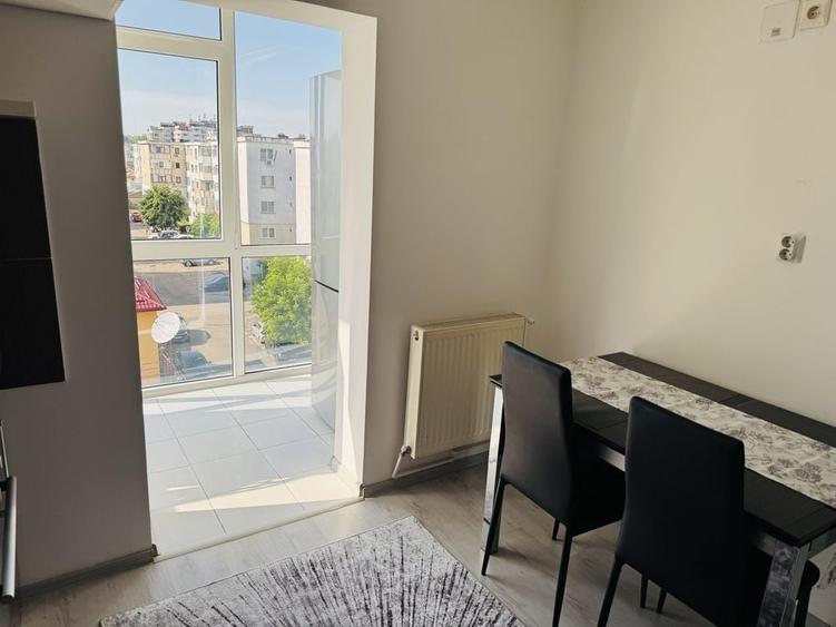 Apartament cu 2 camere decomandat în Popa Șapcă