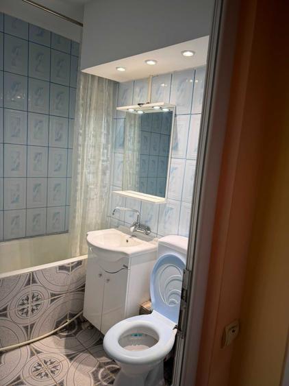 Apartament cu 2 camere semidecomandat în Coman